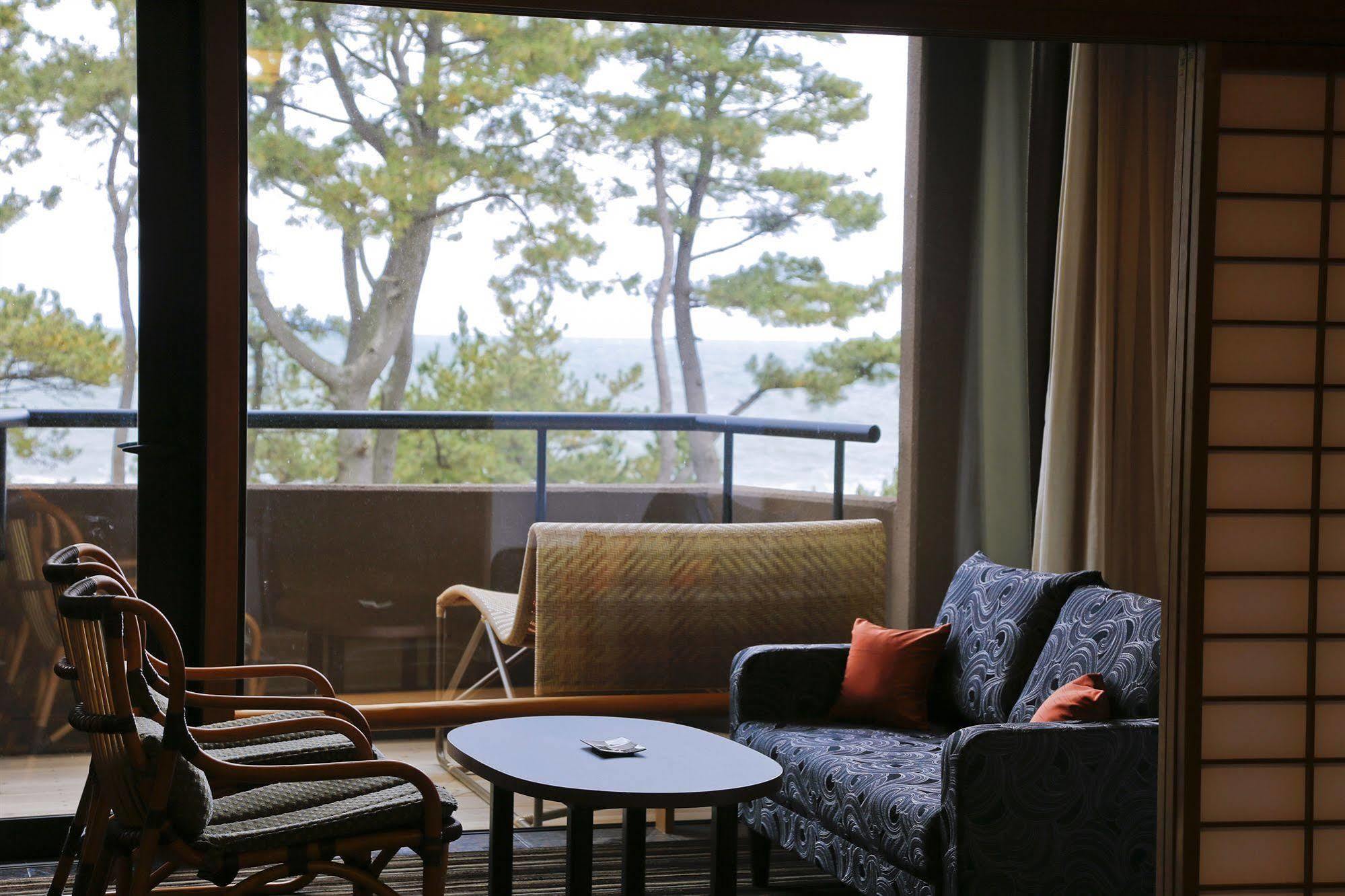 Awaji Hamarikyu Hotel Minamiawaji Exterior photo